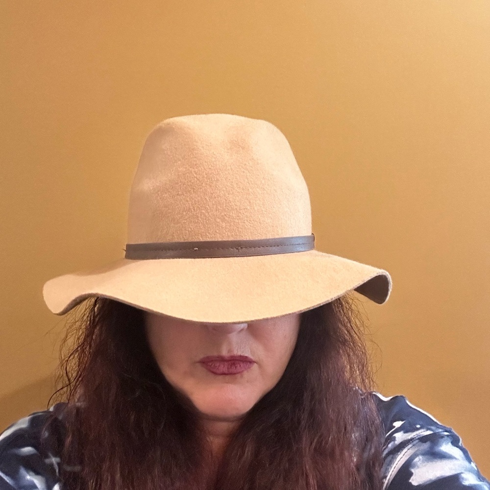 Ecote EUC Urban Outfitters Fedora Hat 100% Wool Camel Tan Brown Band Boho